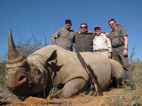 Russian trophy hunters (courtesy fightforrhinos.com)